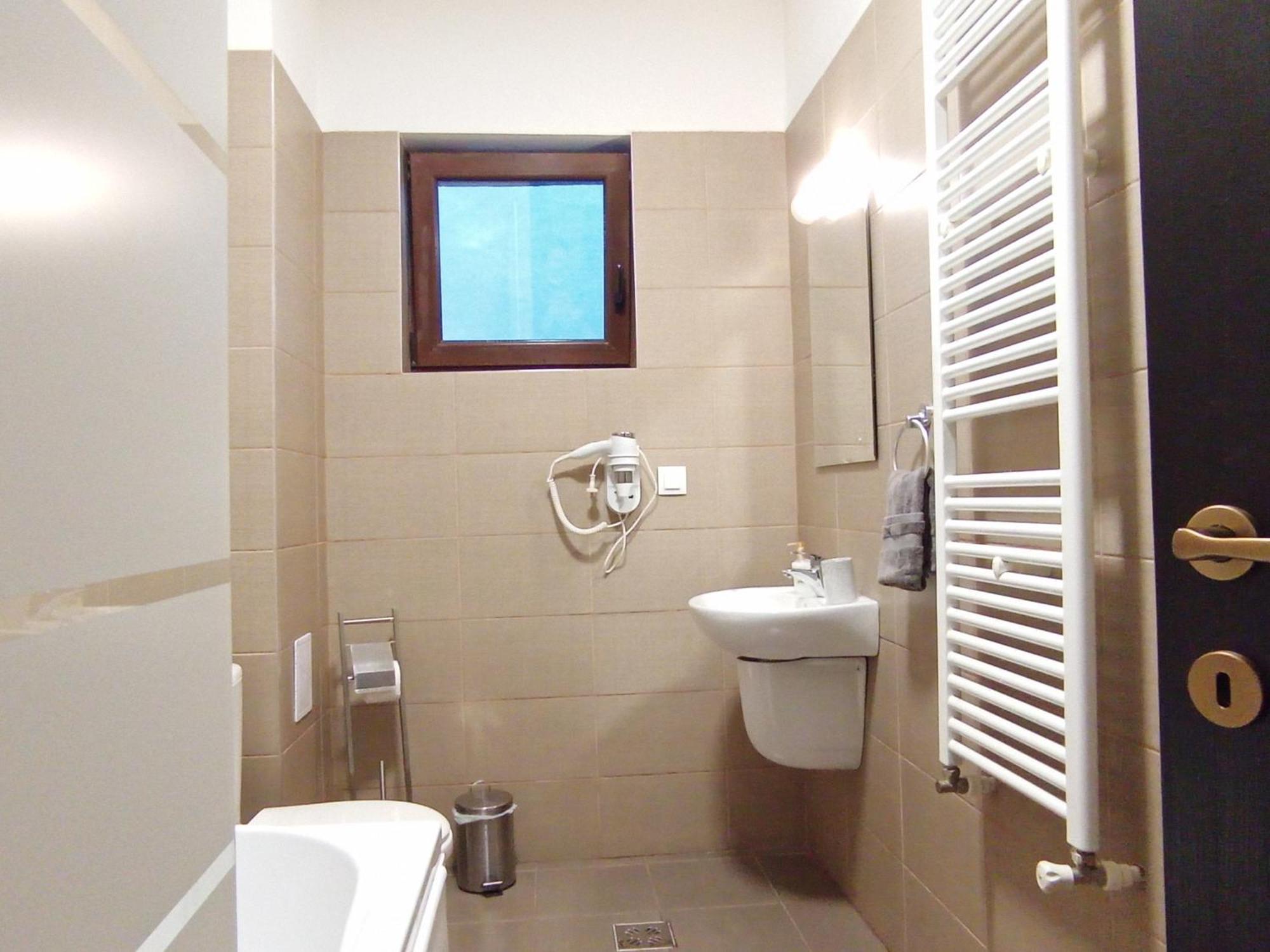 Aparthotel Laura Cluj-Napoca Eksteriør billede